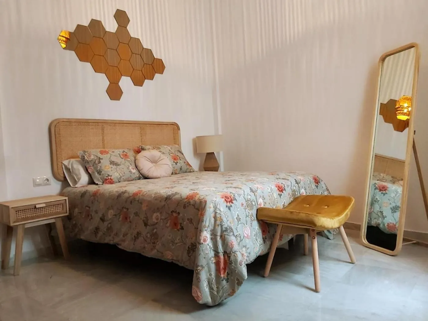 Misterhost Magallanes Triana إشبيلية 0*,  إسبانيا