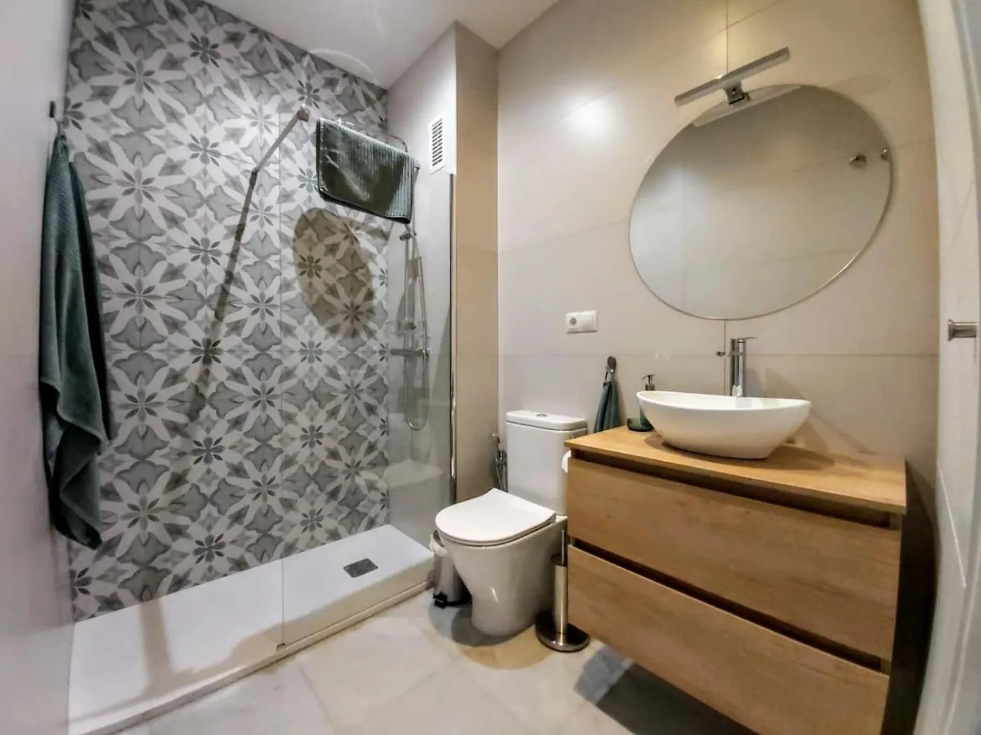 Misterhost Magallanes Triana إشبيلية 0*,